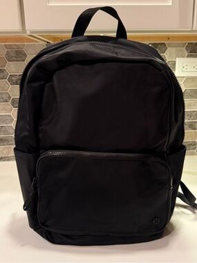 NWT Lululemon everywhere backpack 22L Black